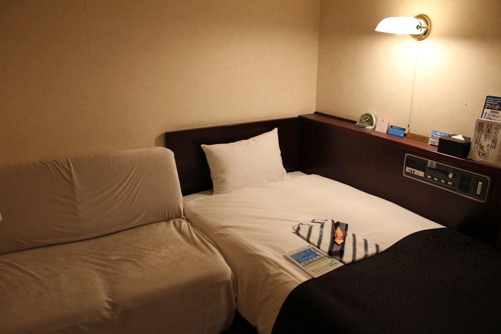 Uozu Manten Hotel Ekimae Exteriör bild