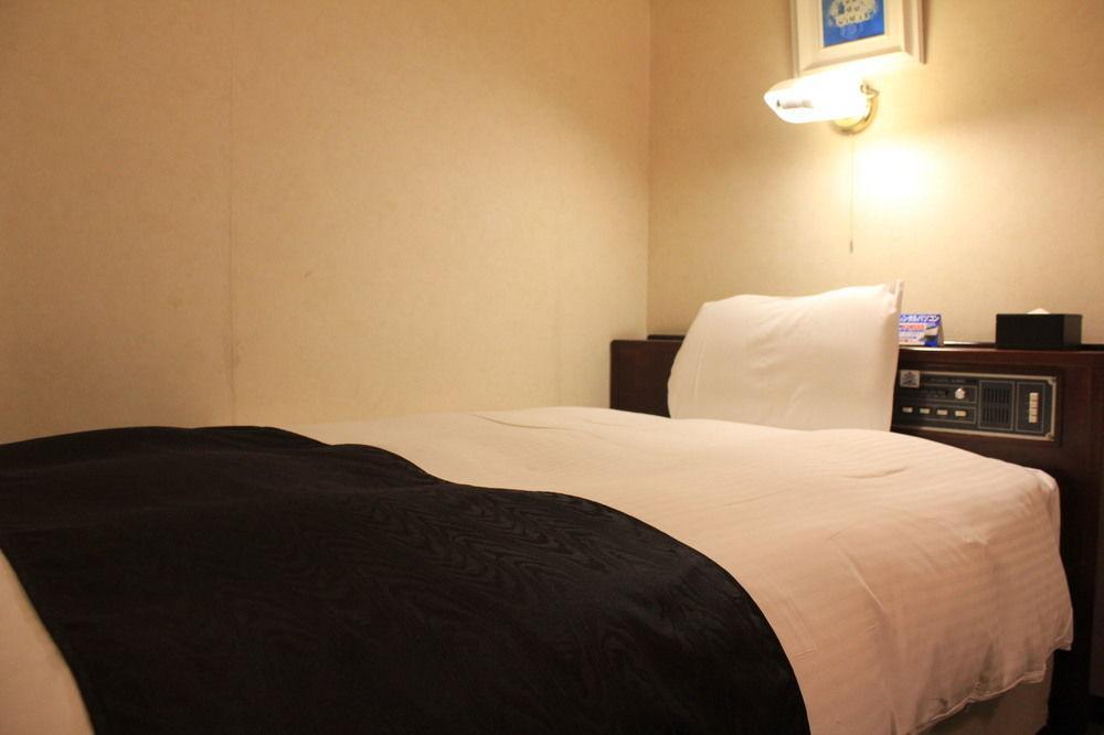 Uozu Manten Hotel Ekimae Exteriör bild