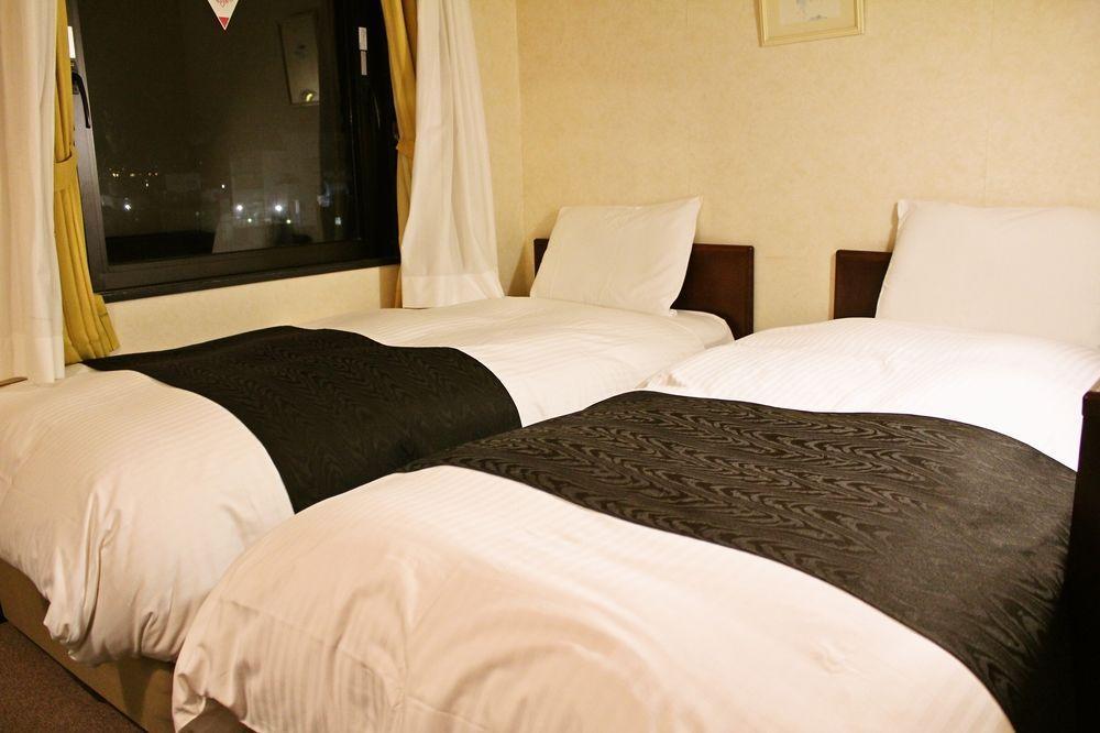 Uozu Manten Hotel Ekimae Exteriör bild