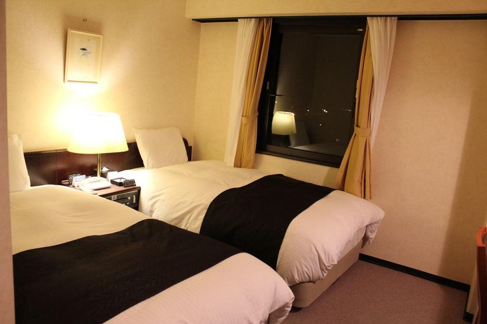 Uozu Manten Hotel Ekimae Exteriör bild
