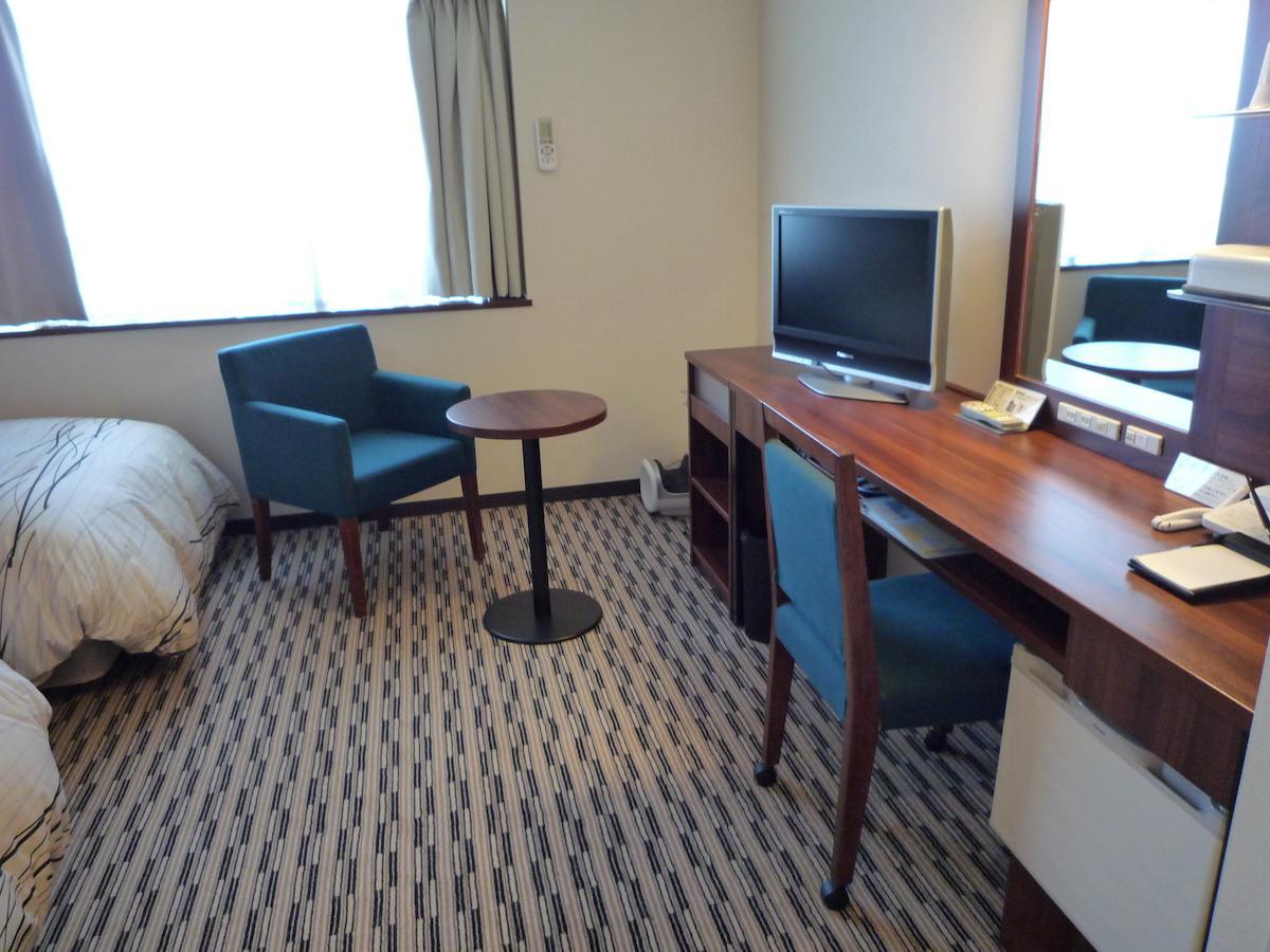 Uozu Manten Hotel Ekimae Rum bild