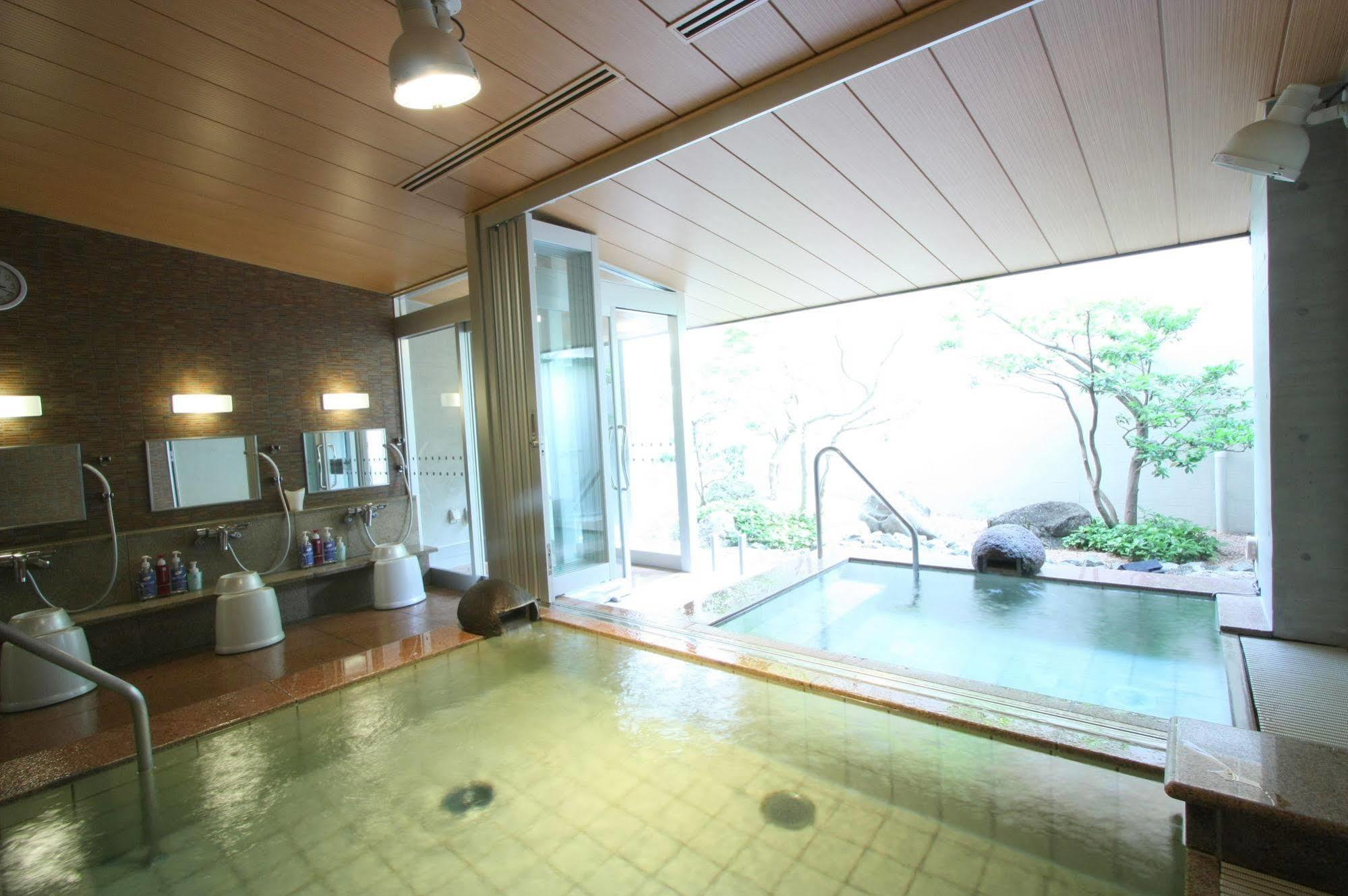 Uozu Manten Hotel Ekimae Exteriör bild