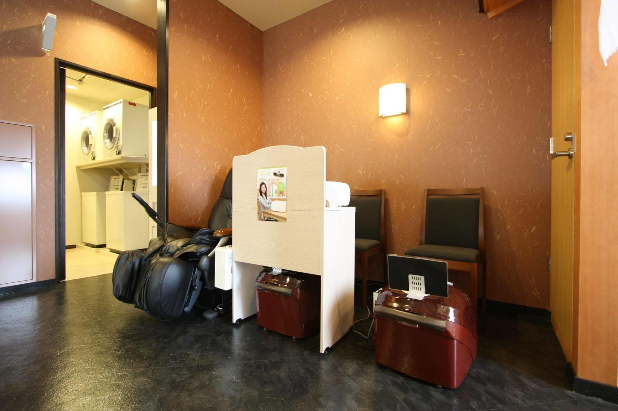 Uozu Manten Hotel Ekimae Exteriör bild